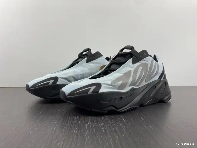 Adidas Yeezy 700 Tint Boost GZ0711 Blue MNVN 0703